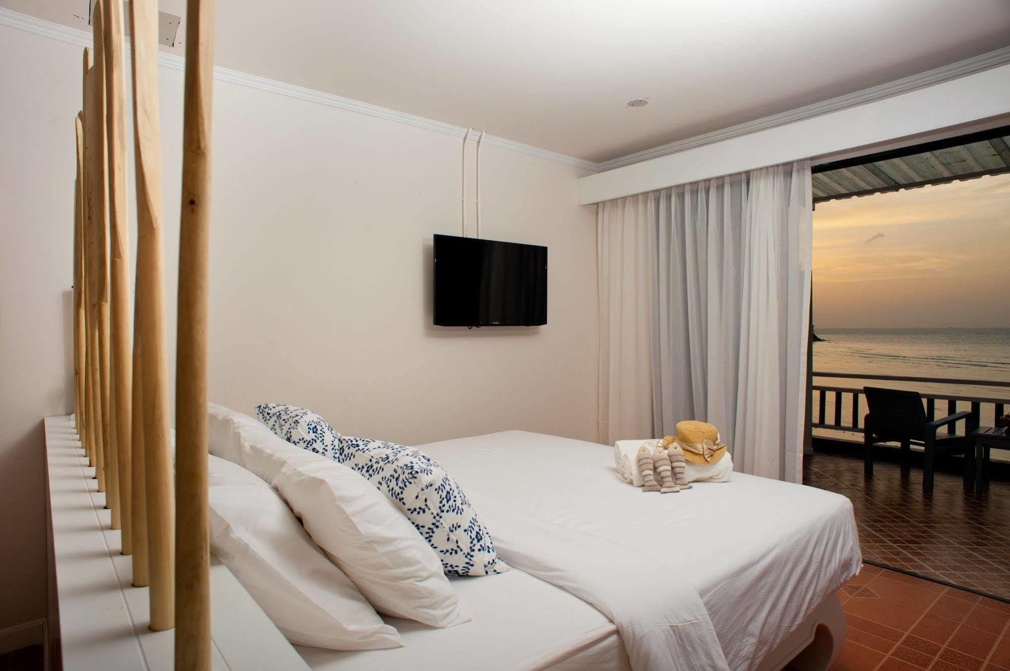 At Zea Hotel Patong Bagian luar foto